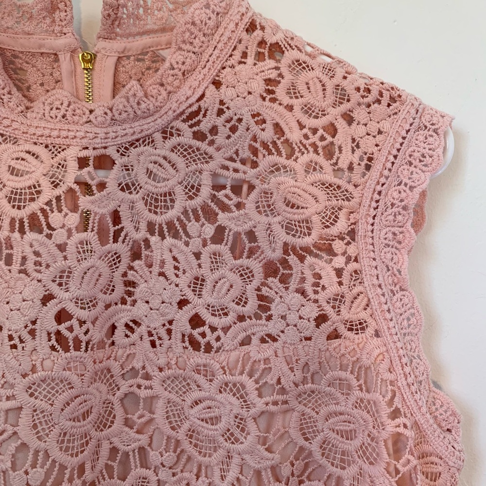 New Nanette Lepore Pink Crochet Lace Summer Top Large Cap Sleeve - Picture 3 of 7